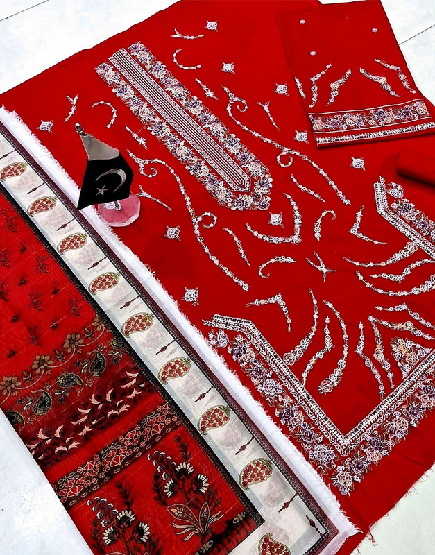 Heavy Embroidered Lawn Dress with Diamond Zari Dupatta image 3