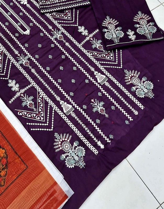 Elegant Embroidered Lawn Suit with Digital Print Diamond Dupatta image 4